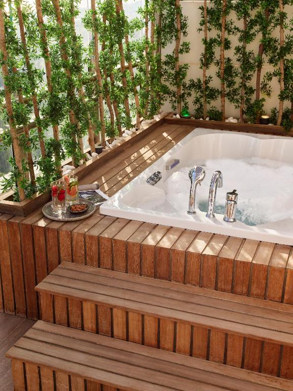 Hot tub