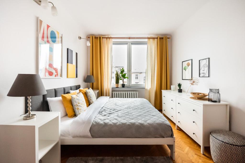 Superior Metro Centrum Apartment by BookingHost, Varsavia