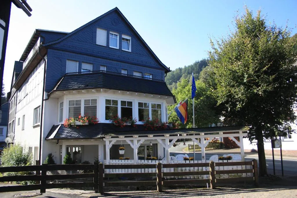 Gasthof-Pension Hunaustuben, Hotel in Schmallenberg