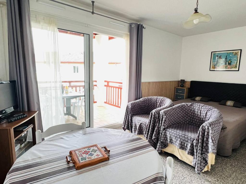 T1 avec balcon à Cambo-les-Bains, parking inclus, 2 couchages - 3