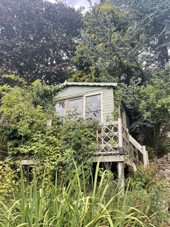 Gorgeous 3 bed house in Matlock + Garden 'lookout' photo 5
