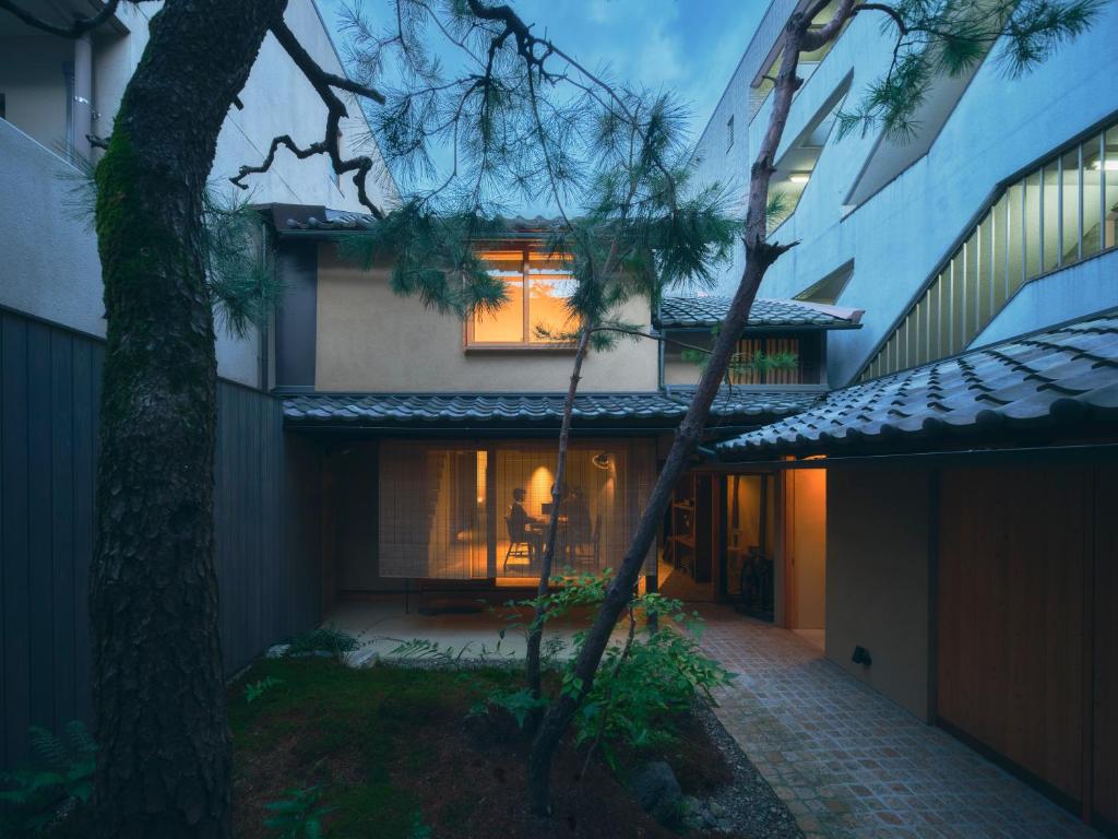 A day in khaki - Muromachi, Kjóto