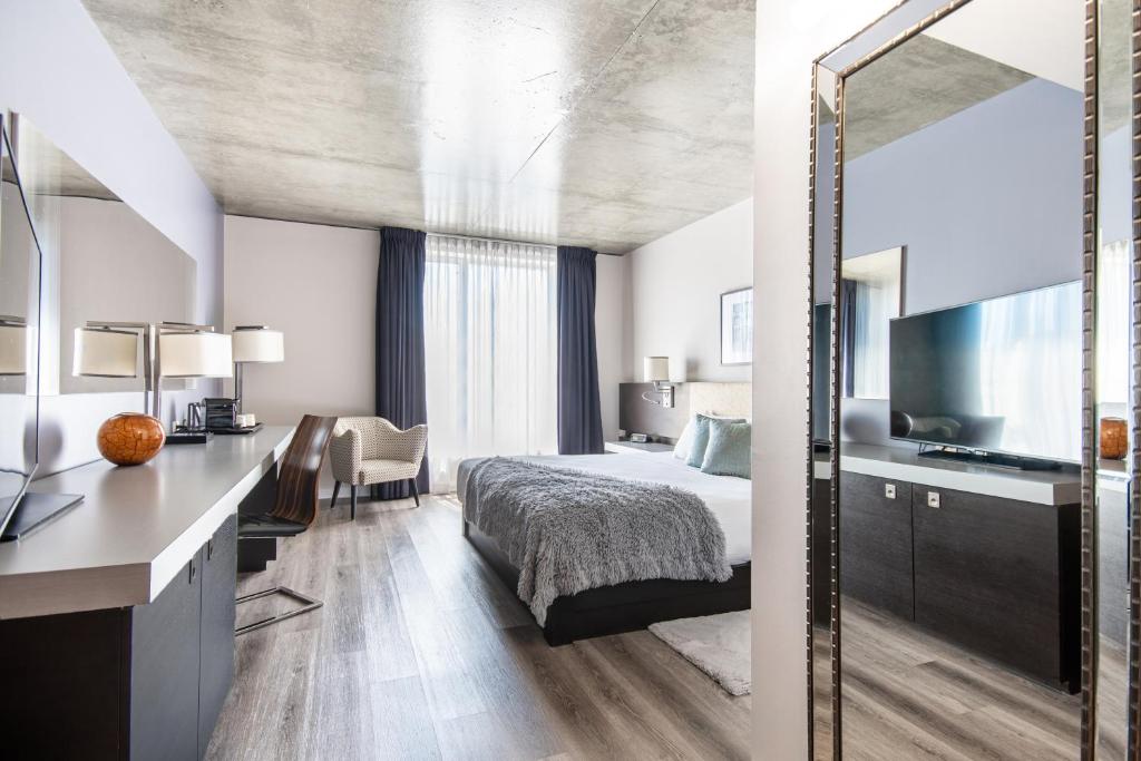 HOTEL10 photo