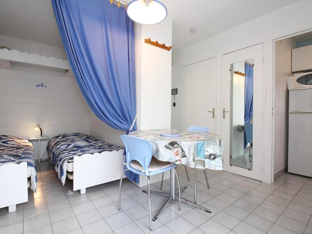 Charmant T1 avec Loggia au Sud, Calme, Près Centre-Ville, Garage, Bien Équipé - FR-1-553-58 - 2
