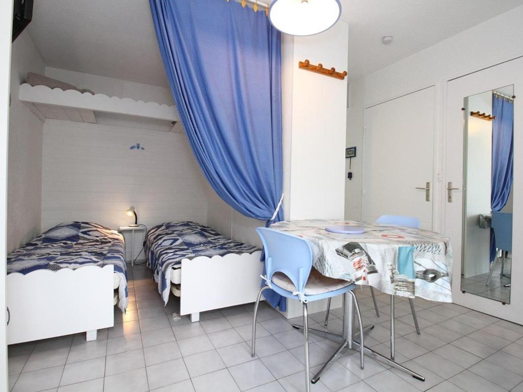 Charmant T1 avec Loggia au Sud, Calme, Près Centre-Ville, Garage, Bien Équipé - FR-1-553-58 - 1
