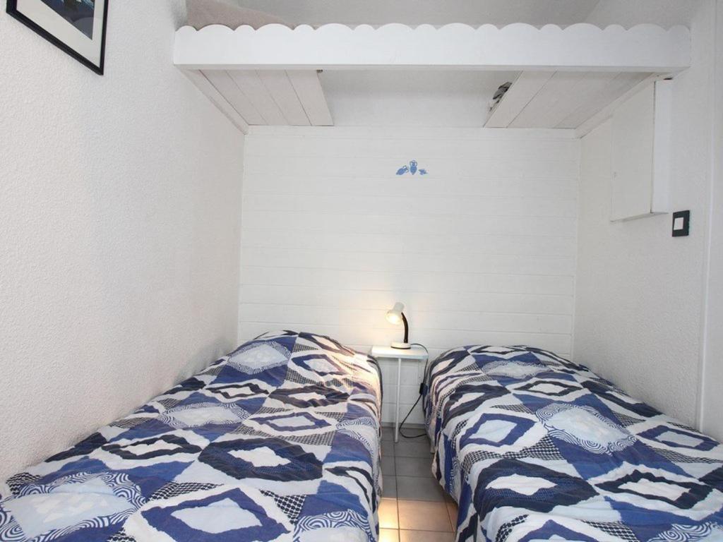 Charmant T1 avec Loggia au Sud, Calme, Près Centre-Ville, Garage, Bien Équipé - FR-1-553-58 - 5