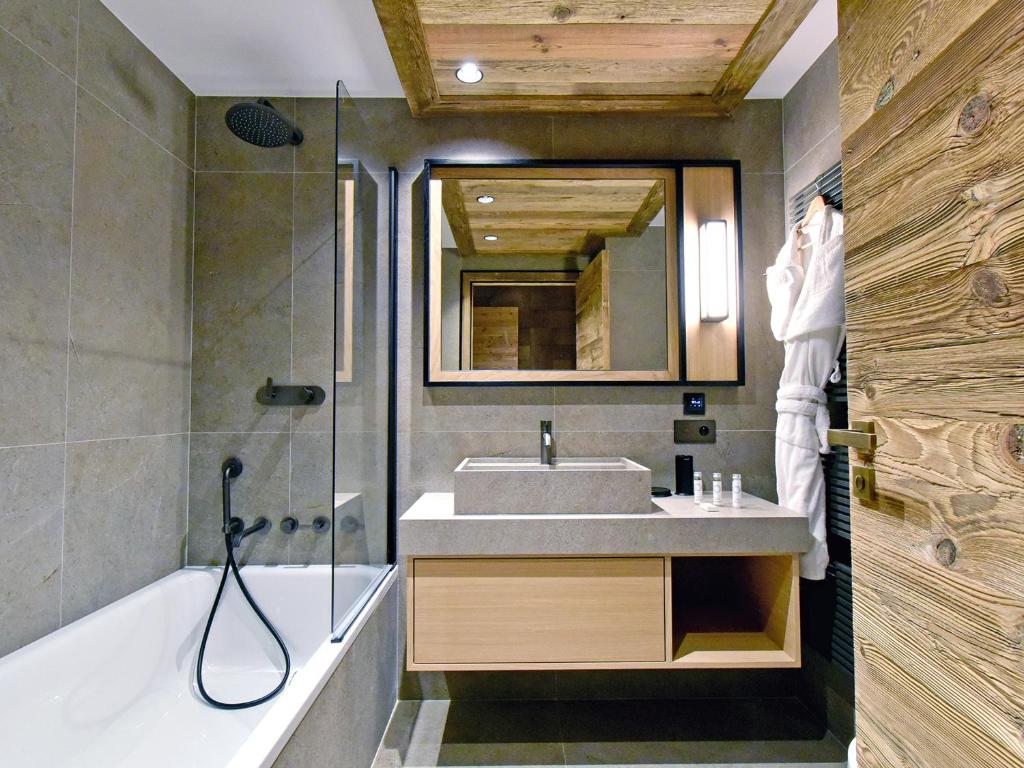 Appartement skis aux pieds, cheminée, conciergerie 5* - FR-1-613-37 - 4