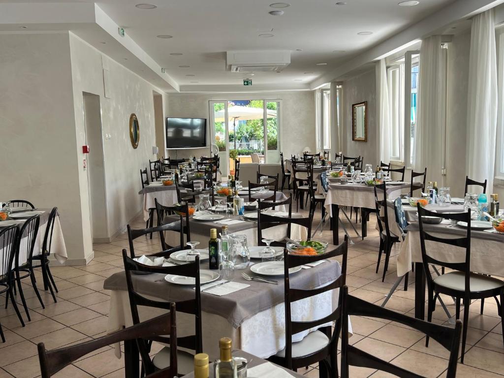 Hotel Monti - 5
