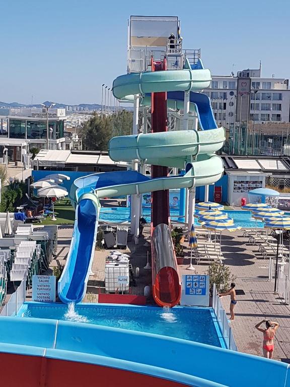 Hotel Monti - 3