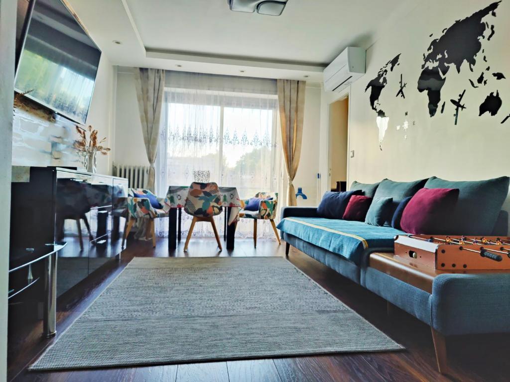 Charming AC 2-bedroom apartment Antibes city center family, couples friendly - 2