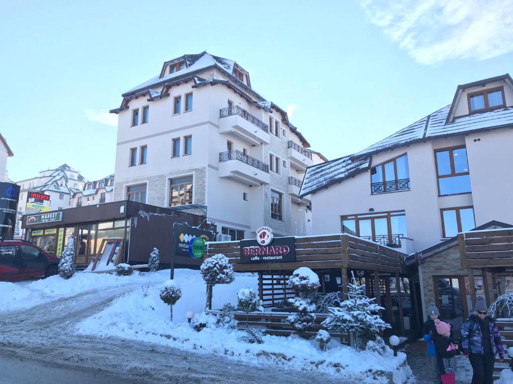Premier 1 - Milmari Resort - 1