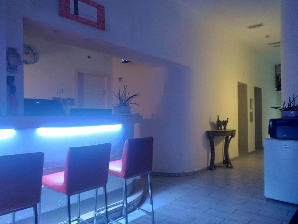 Superior Motel photo