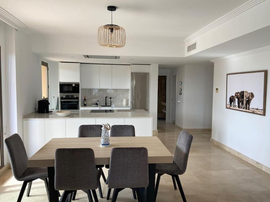 Elegant apartment, stunning views, fully renovated in la Hacienda del Senorio de Cifuentes - 4