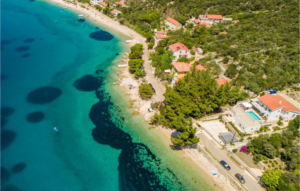 Amazing Home In Martinscica, Martinšćica
