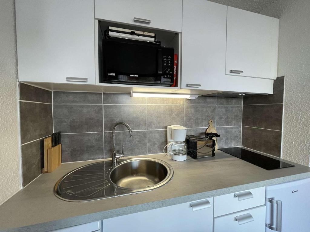 Studio rénové au centre de Montgenèvre, balcon, parking, idéal 2 pers, proche pistes - FR-1-330D-84 - 5