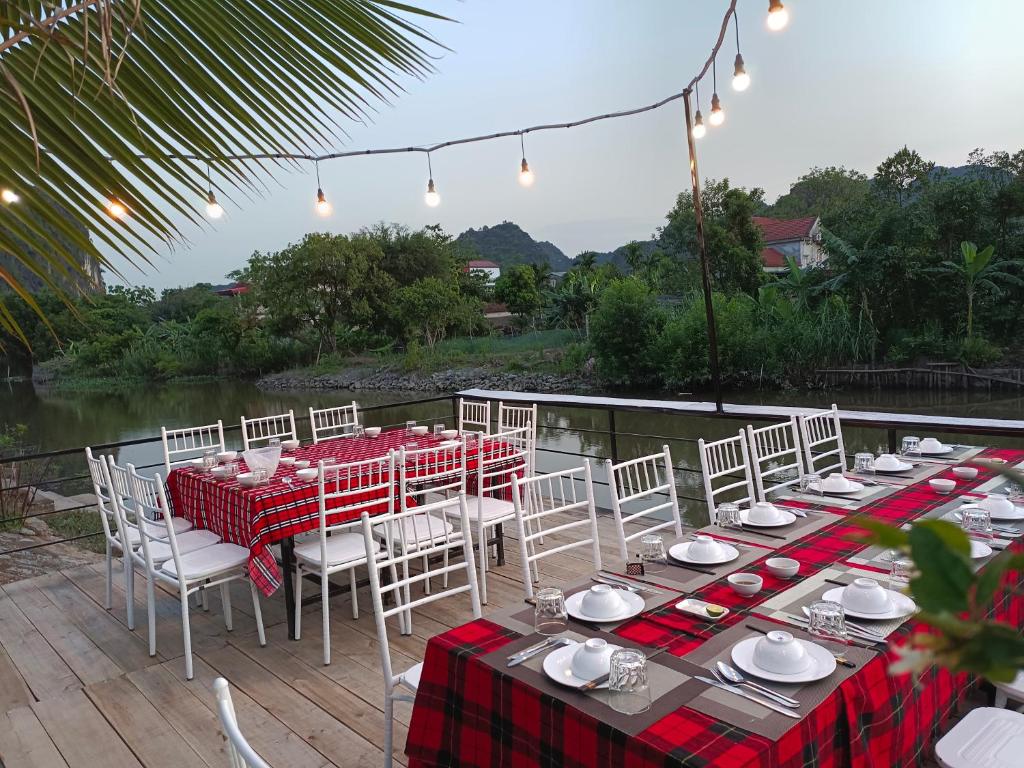 Tam Coc Little river Bungalow