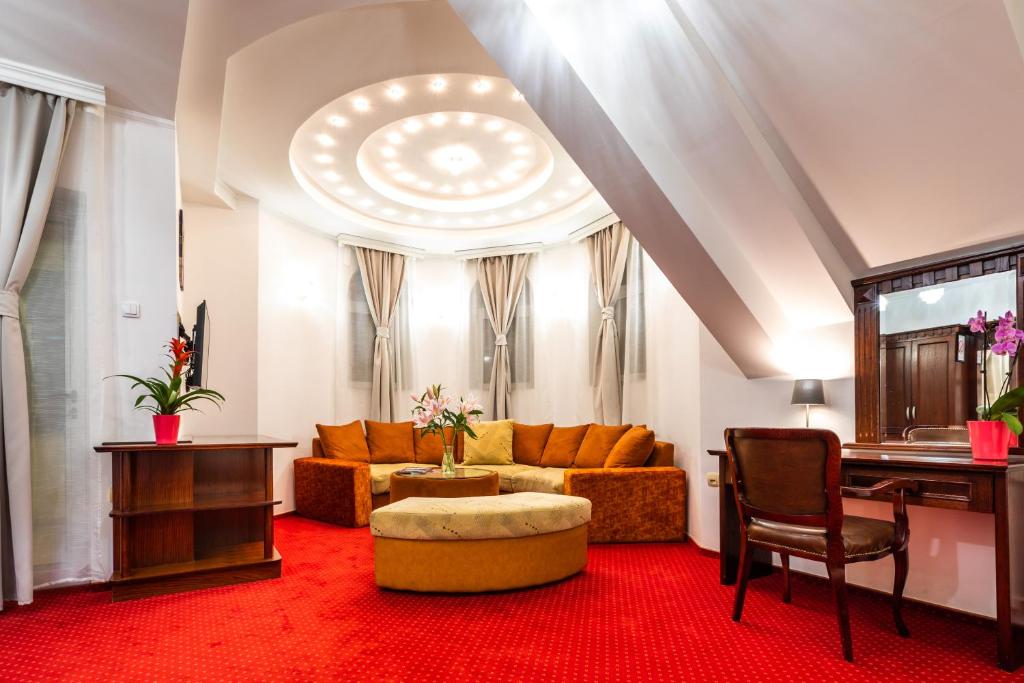 Garni Hotel Royal Crown