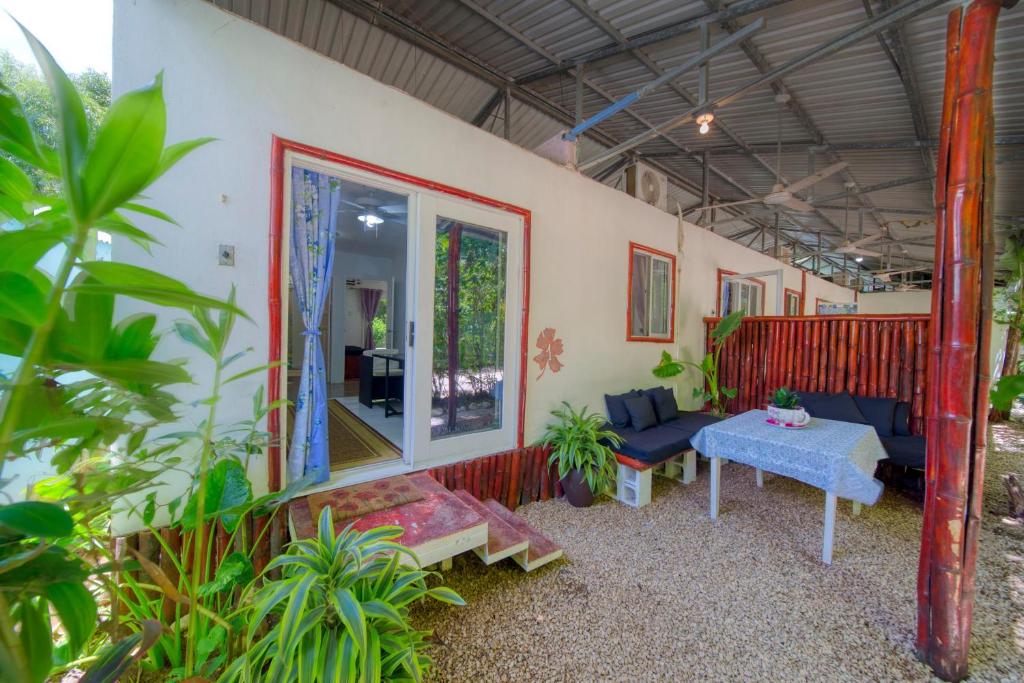 Jungles Edge 글램핑 헛 내부