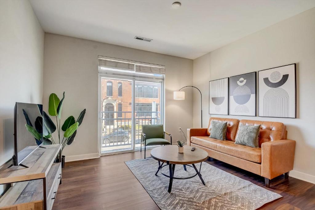 FRONTDESK 531 Virginia Ave Apts Downtown Indianapolis