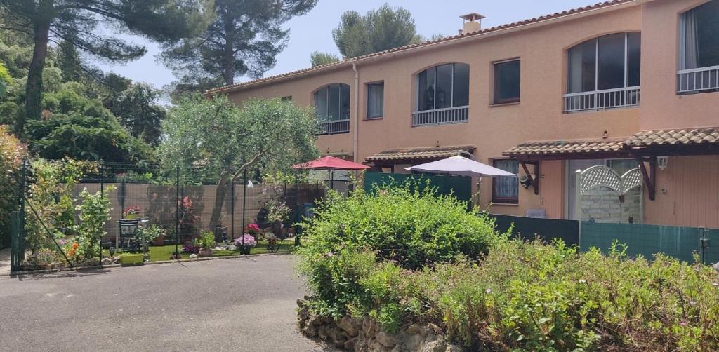 Appartement T2 46m2 avec grande terrasse - 5