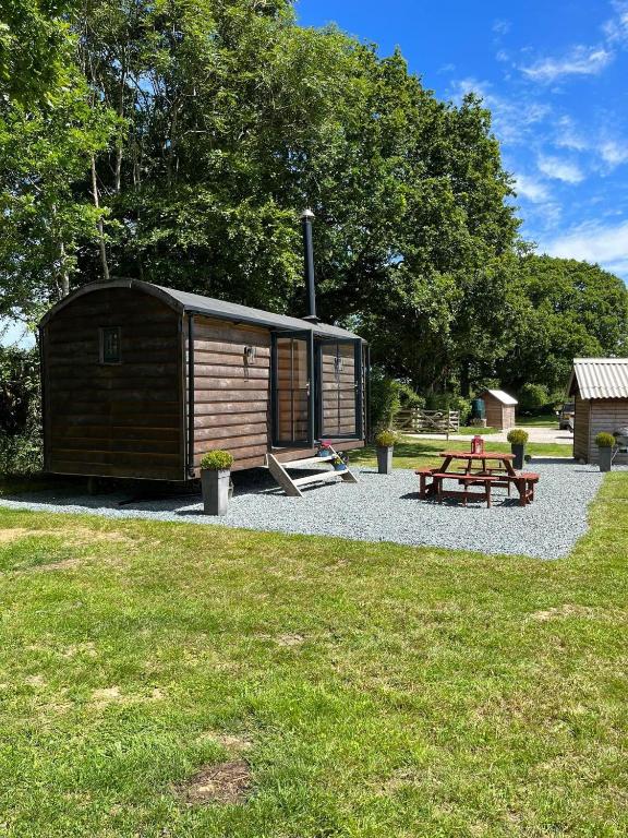 The Hive Shepherd Hut