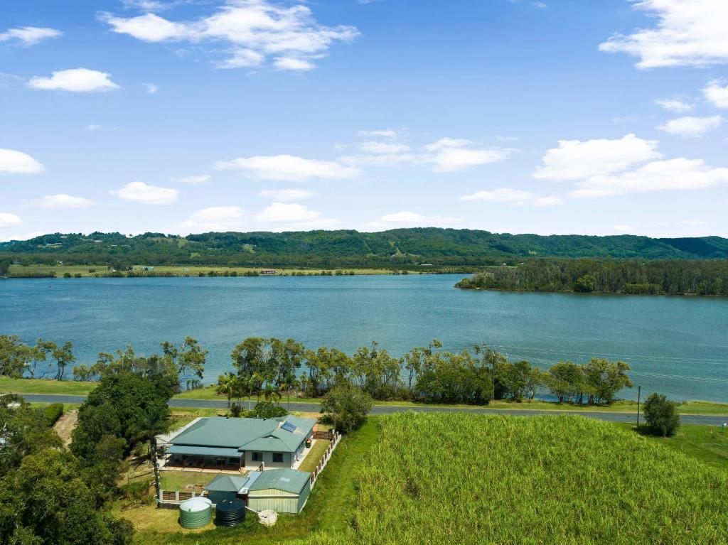 Robins Place, Empire Vale