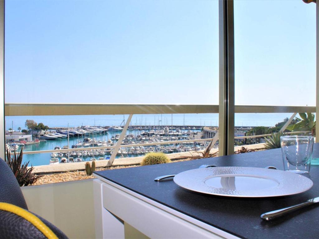 Superbe 3 Pièces avec Terrasse, Clim et Vue Mer à Villeneuve-Loubet - FR-1-252A-92 - 3