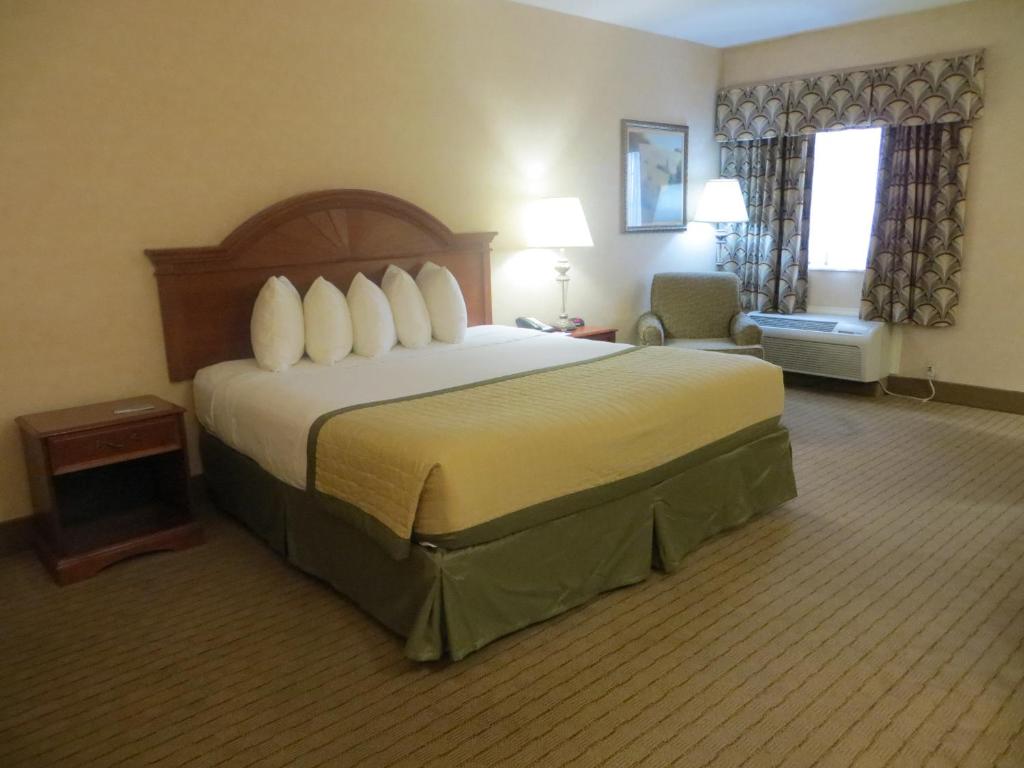 Baymont by Wyndham Indianapolis West photo
