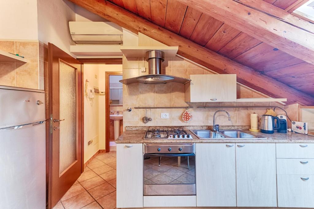 GuestHost - Trieste Loft Central Apartment - 2