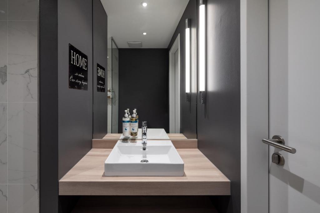 JOYN Munich Rose - Serviced Apartments photo