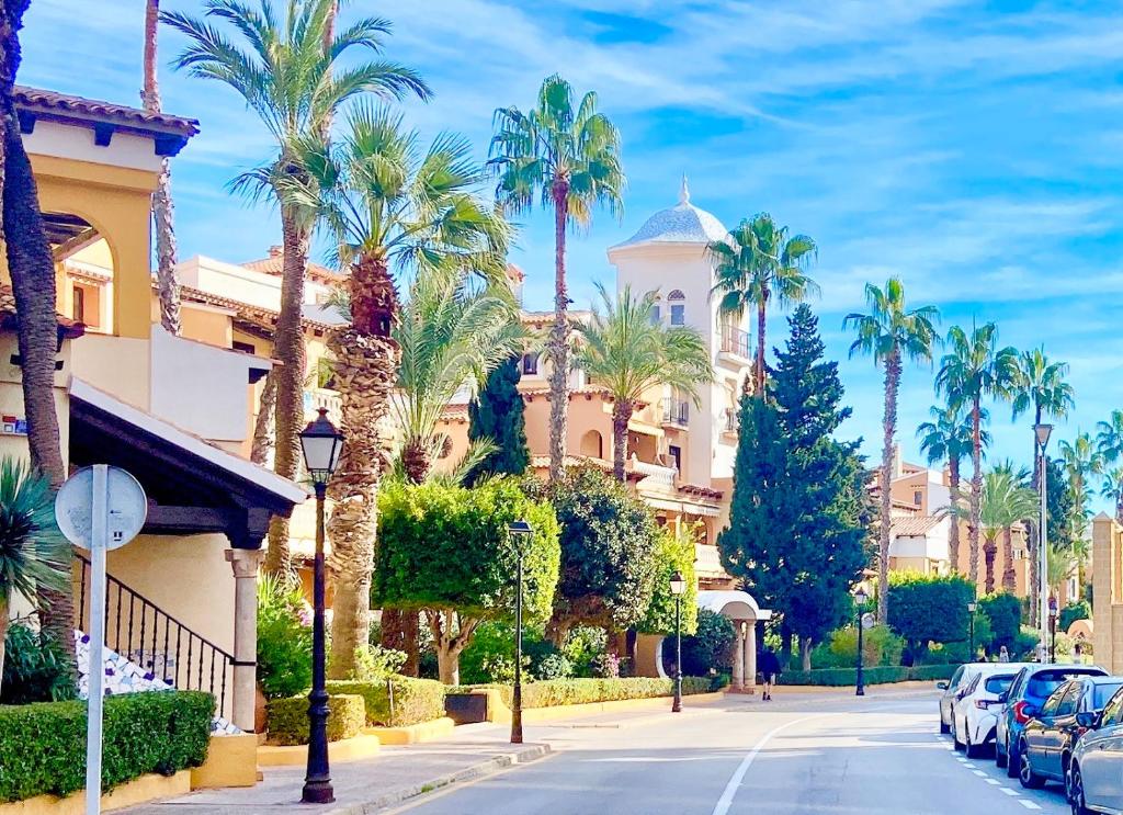 Beautiful Apartment near Playa de los Locos - 1