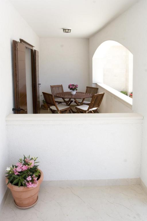 Apartments Pucisca photo