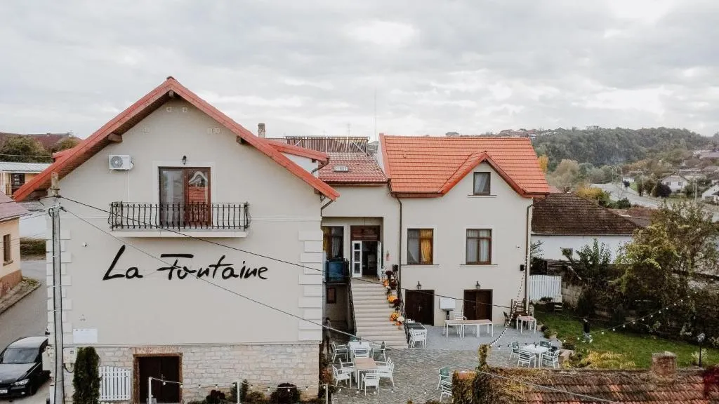 La Fontaine, hotel in Hunedoara
