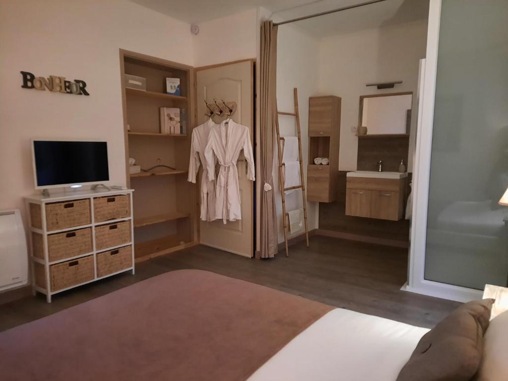 15min de la Cité de Carcassonne dans petit village, chambre au calme, petit-déjeuner et jacuzzi en supplément - 2