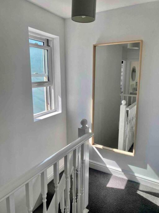 2 Bed Cottage, Barnstaple (North Devon) photo 6