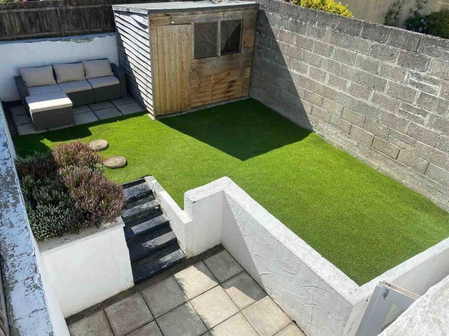 2 Bed Cottage, Barnstaple (North Devon) photo 5
