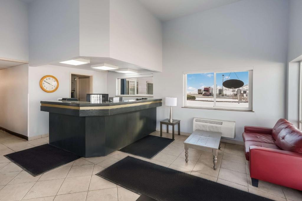 Rest Inn and Suites Motel Wells photo