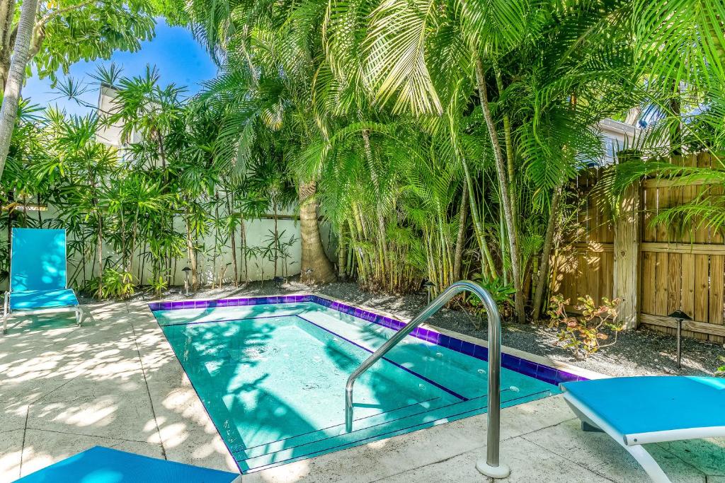 Palm Gardens photo