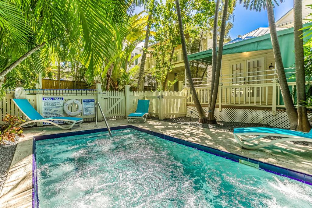 Palm Gardens photo