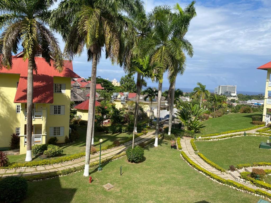 1 bedroom Penthouse Suite 63 at Mystic Ridge Resort photo
