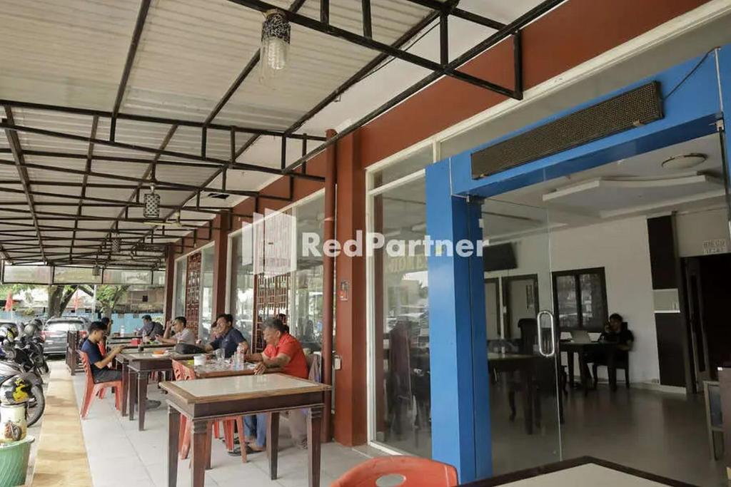 Radja Homestay Kendari RedPartner 전경