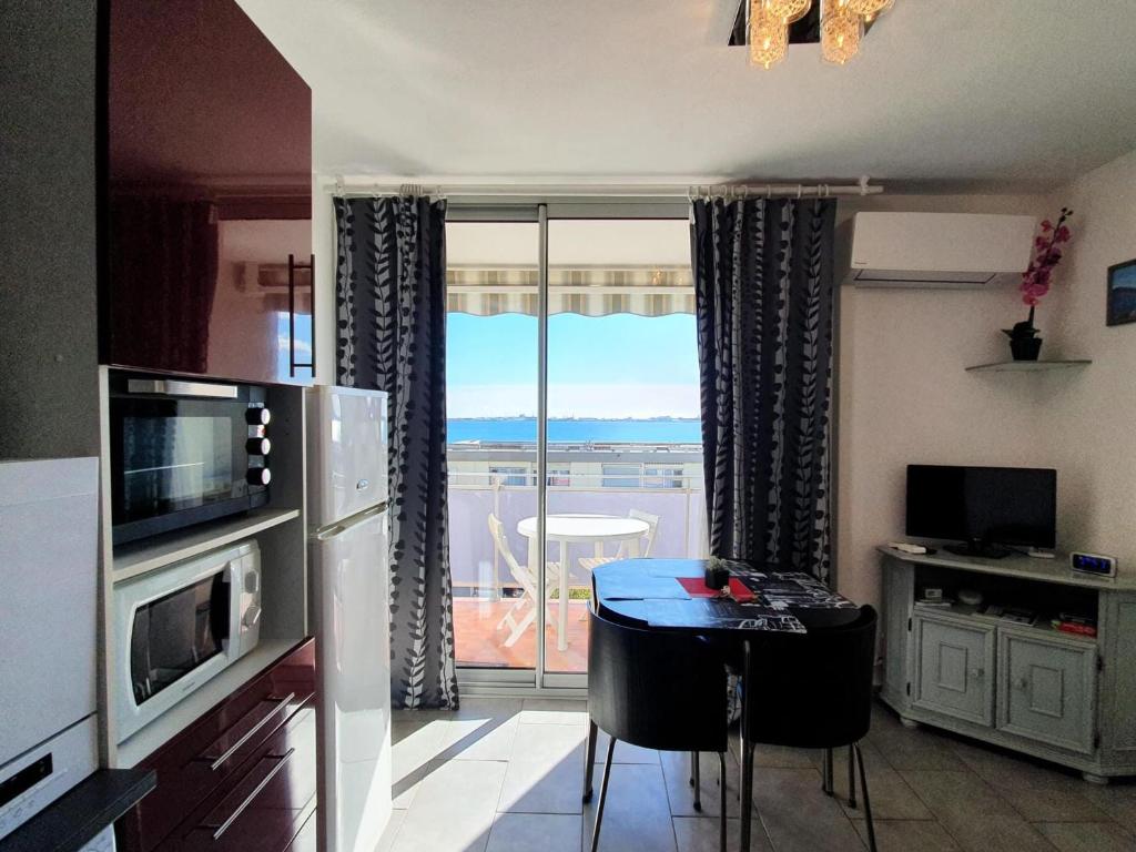 F1 avec terrasse et WiFi - Proche thermes Balaruc - FR-1-503-160 - 4