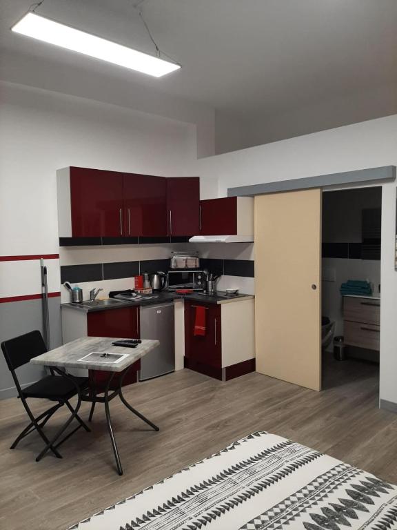 Appartement T1 Hyper Centre place de la Victoire - 2