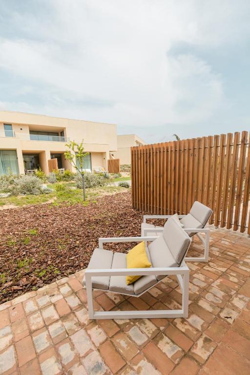 White Shell Beach Villas photo