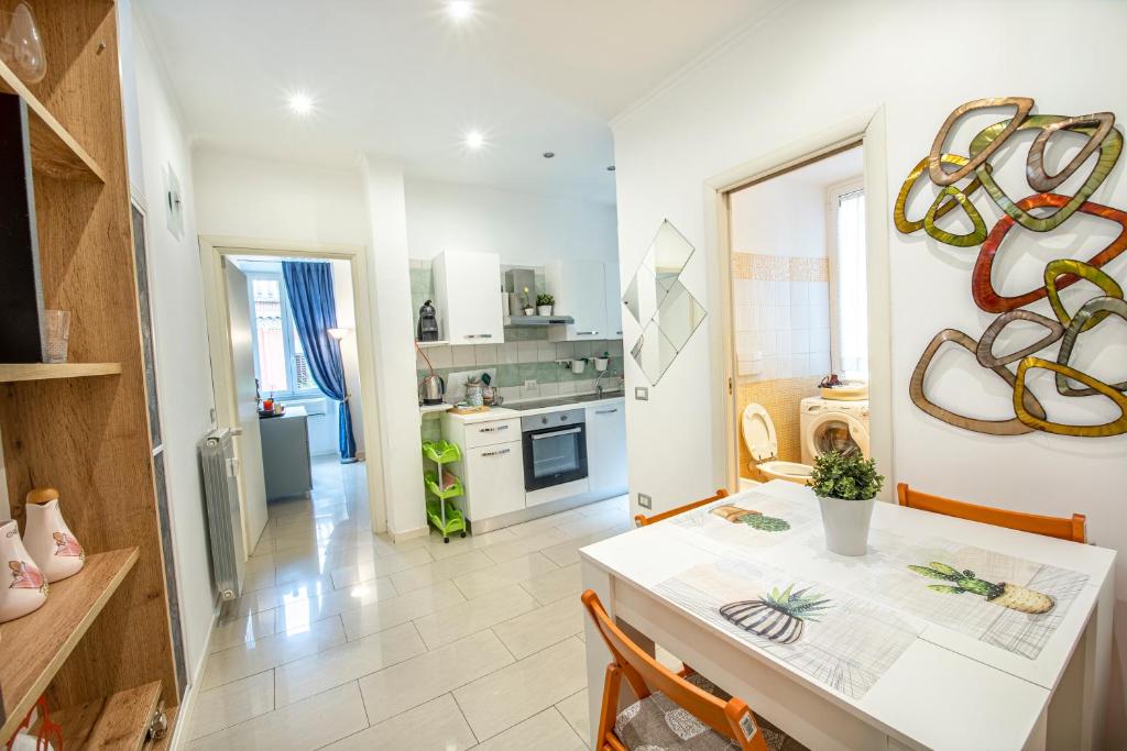 Refuge on Piazza re di Roma -Holiday Home - 4