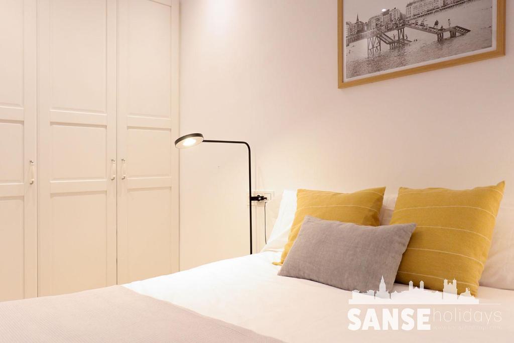 Ondarreta Beach by SanSe Holidays - 1