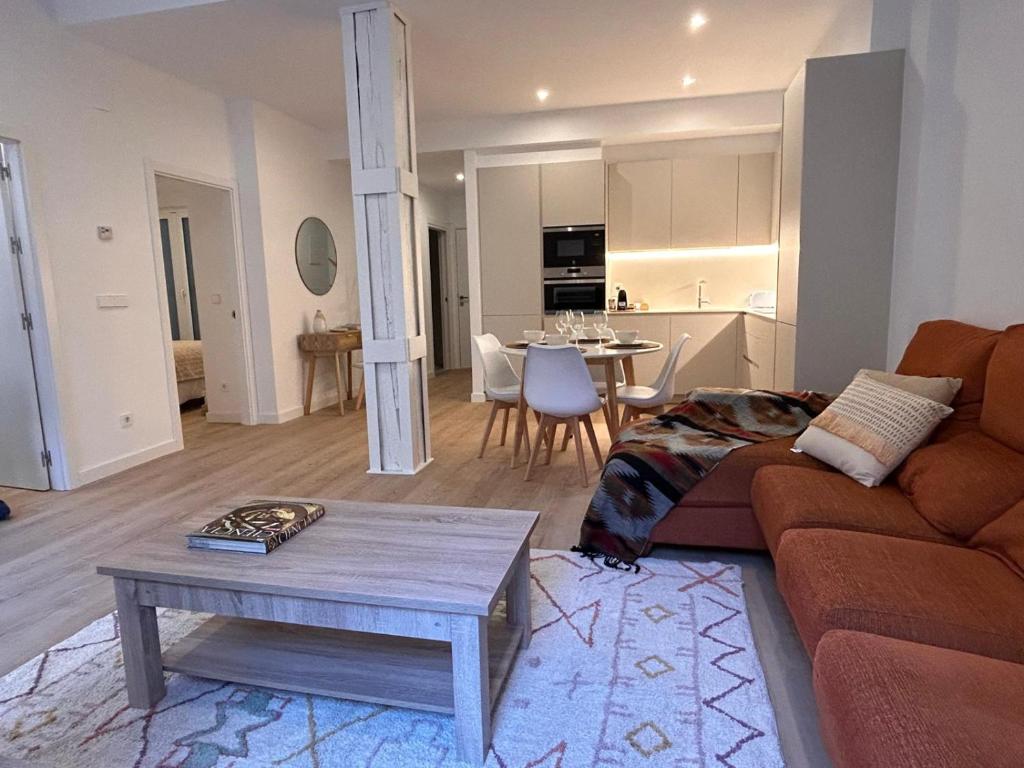 Churruca apartment with terrace, San Sebastián