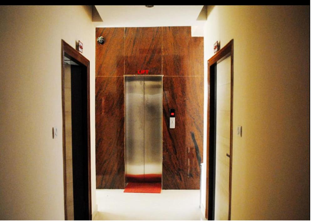 HOTEL DEEP CONTINENTAL BY WB Inn photo