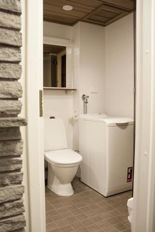 Bathroom, Economy Aarakka in Levi