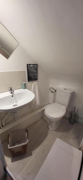 La Cabane - Petit studio mansardé - Plage 50m - Rue gratuite - 5